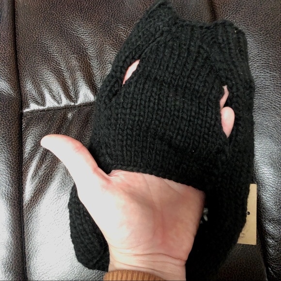 Chilly Dog Sweater
Pet Halloween ☠️🐶☠️ - Picture 3 of 5